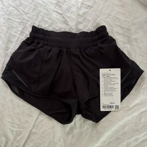 Black size 2 2.5 inseam lululemon Hotty hot shorts